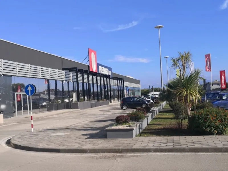Prezioso Casa, store di Salerno - esterno