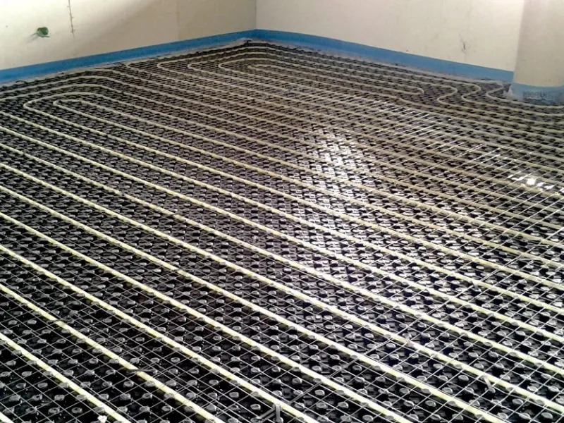Impianto di riscaldamento a pavimento realizzato con i pannelli termoisolanti in Eps Forma di IsolConfort