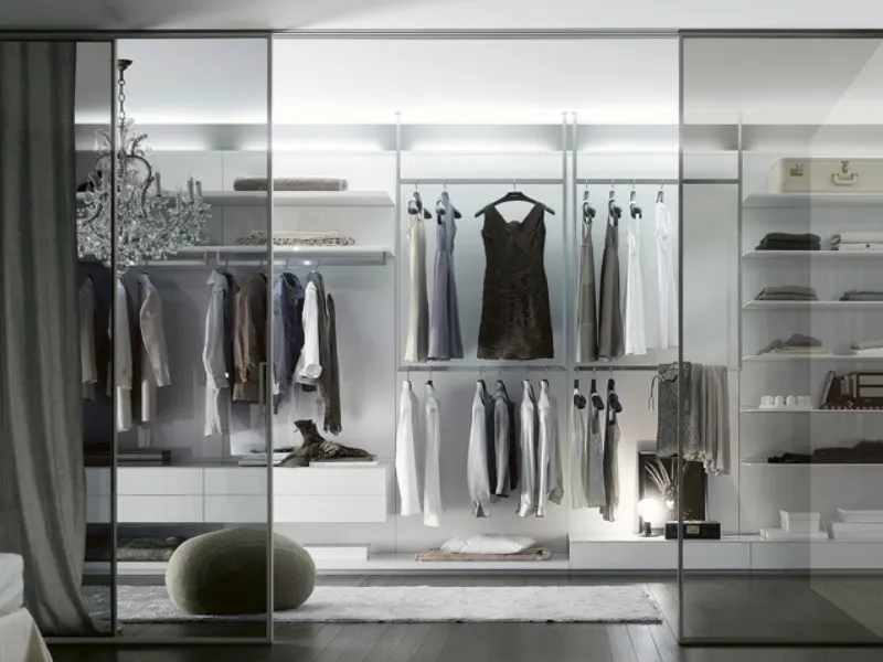 Come organizzare una cabina armadio