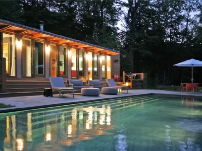 casa moderna con piscina