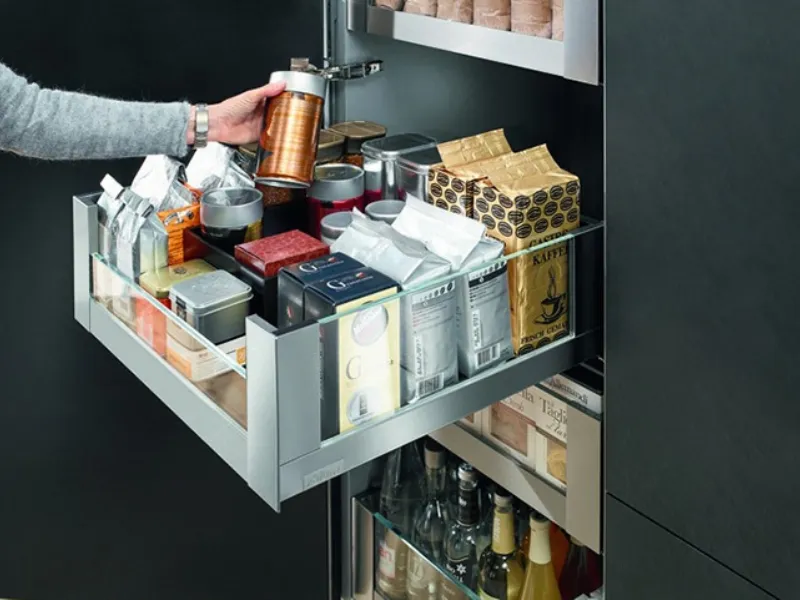 dispensa Space Tower di Blum