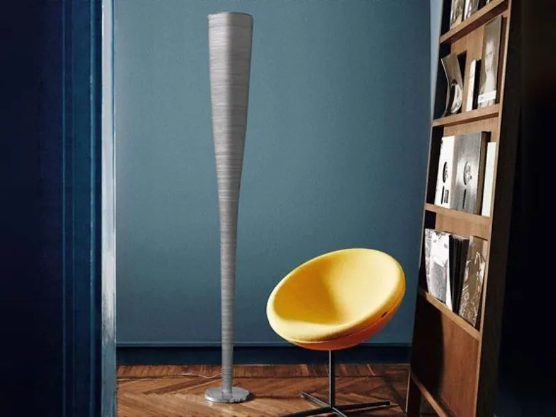 Lampada da terra in fibra di vetro e carbonio Mite di Foscarini