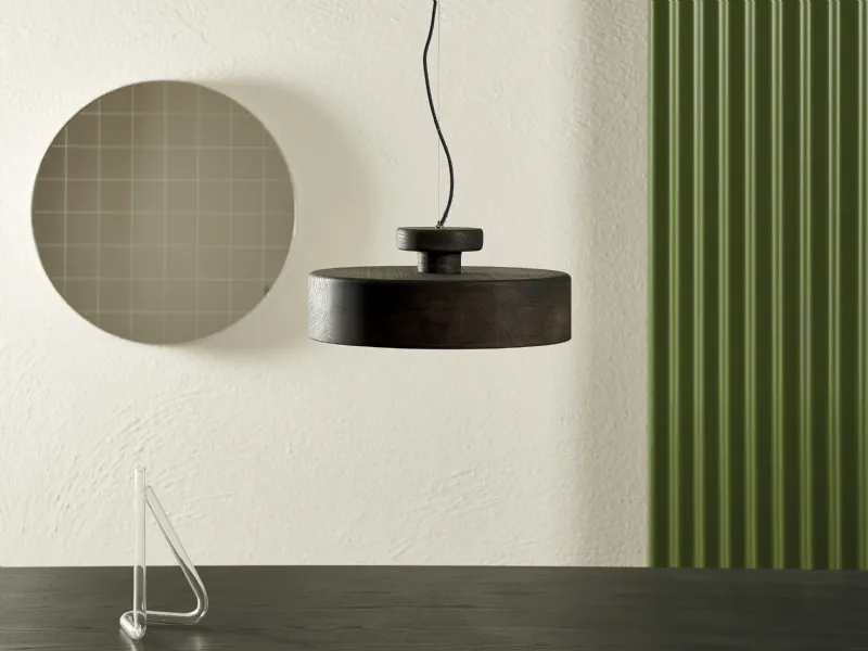 Lampadario moderno con il legno