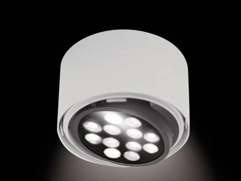 Lampada a luce LED orientabile