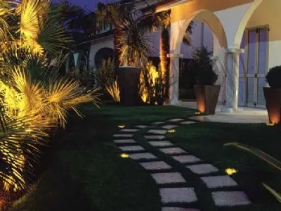 Esempio di illuminazione notturna giardino