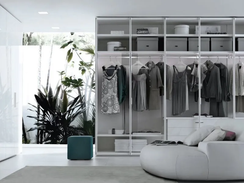 Armadio design minimale e chiusure in vetro, Ego di Poliform