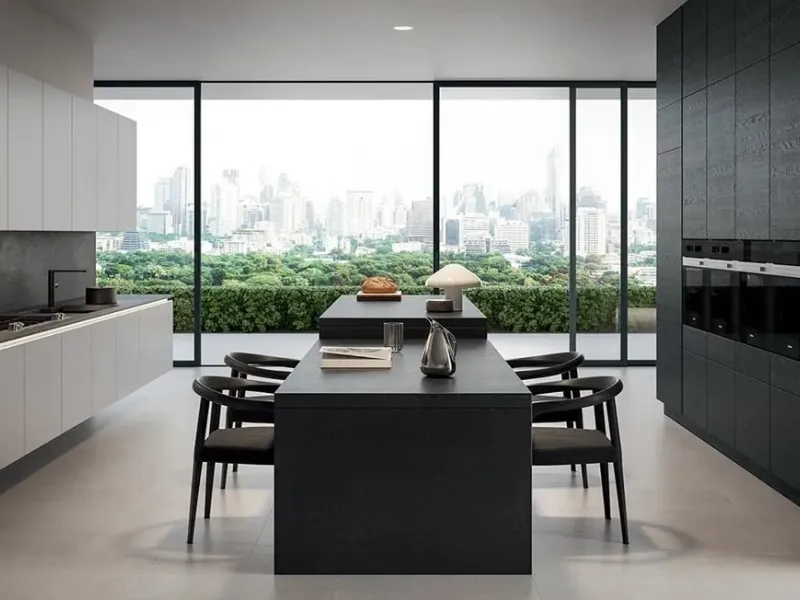 Tutte le venature del legno sul nero delle cucine Custom Kitchens di Garofoli