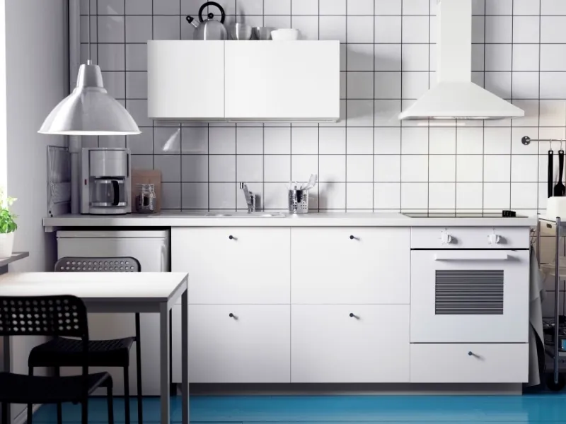 Cucina monoblocco Ikea per gli open space