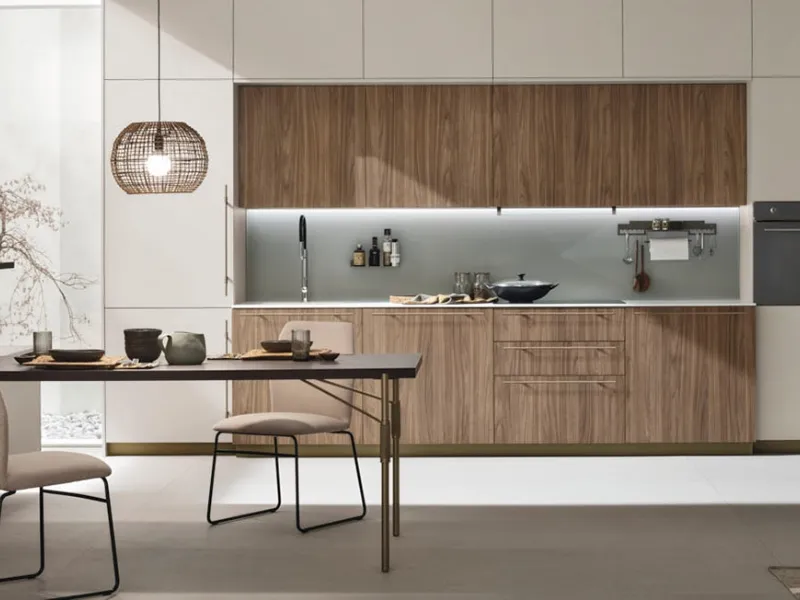 Metropolis di Stosa. Cucina  a parete con ante in laminato materico