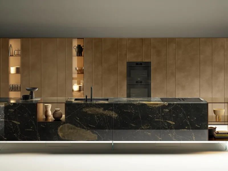 Cucina 36e8 Glass di Lago, modello a isola con Top e frontali in Xglass Geode e  supporti in vetro