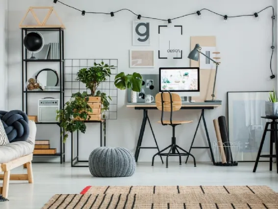 Postazione smart working nel living