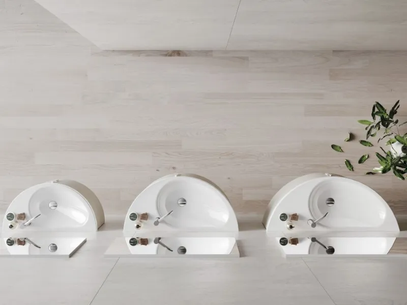 Lavabi curvi della collezione Moon di Blob by Ideagroup