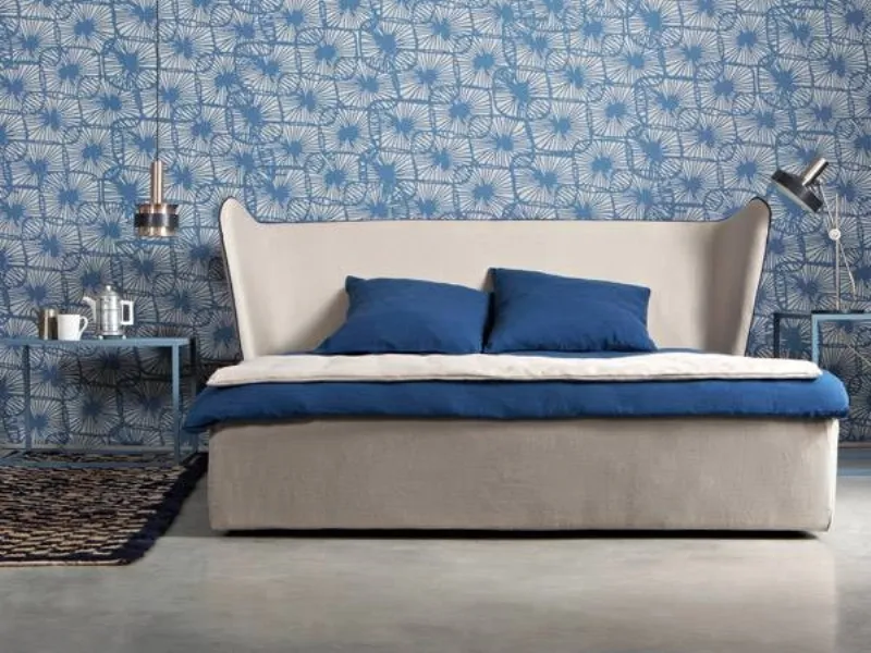 stanza d anotte con letto blu