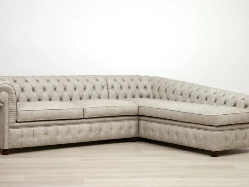 Divano Chesterfield angolare con chaise longue di Vama
