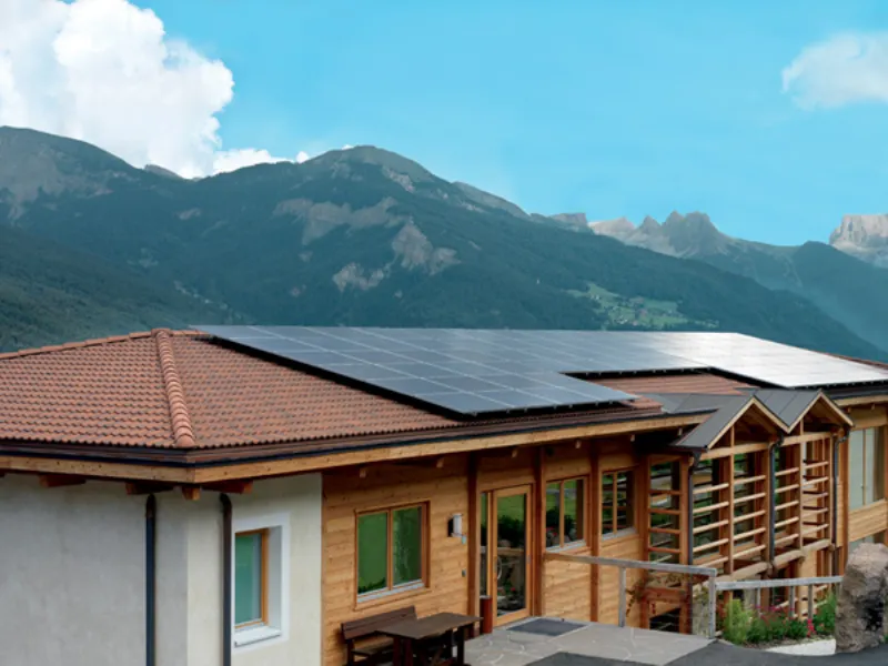 tetto con fotovoltaico