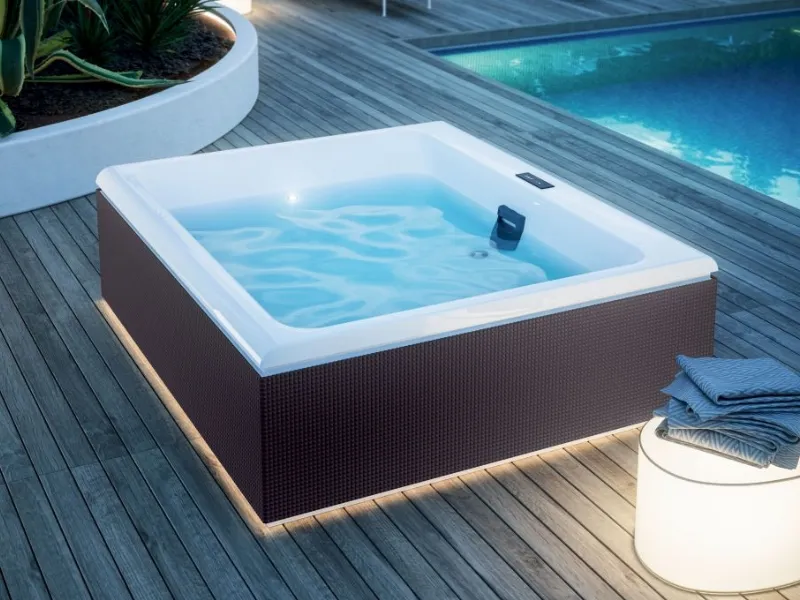 Piscina della collezione Mawi Spa di Glass 1989