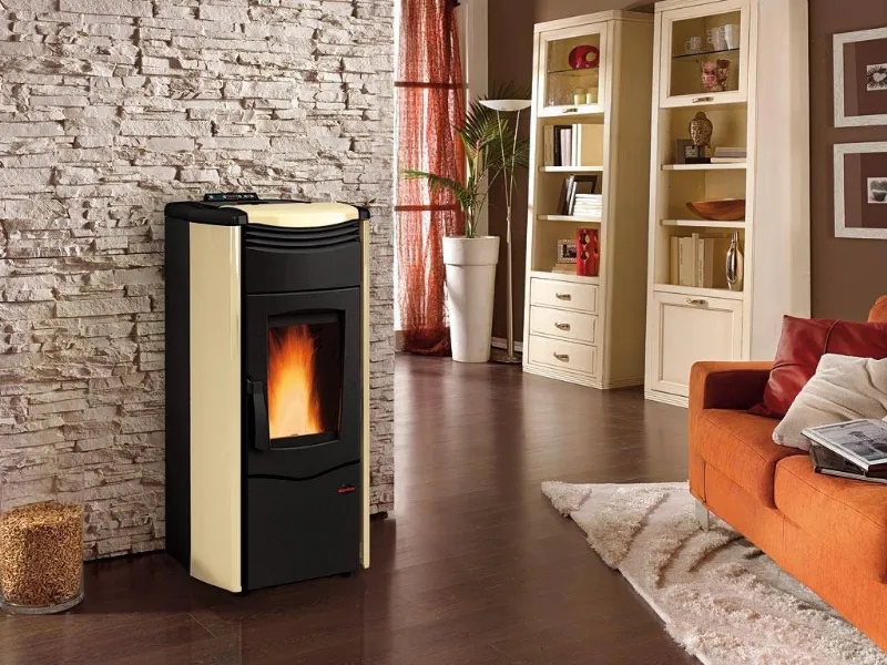 Stufa a pellet La Nordica modello Melinda Idro Steel