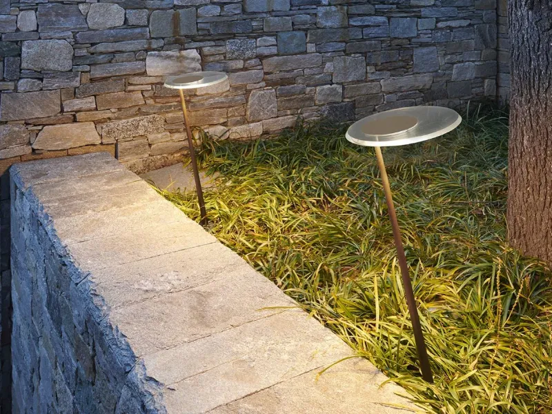 Amanita di Oluce. lampada da esterno a luce led diretta