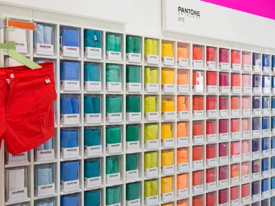negozio pantone milano
