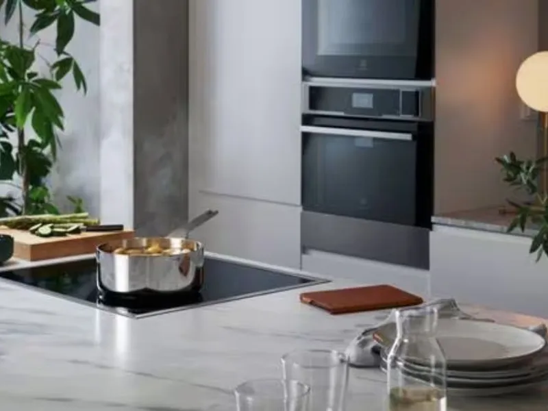 Piano cottura a induzione 700 SenseBoil di Electrolux