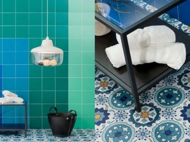 Piastrelle adesive bagno