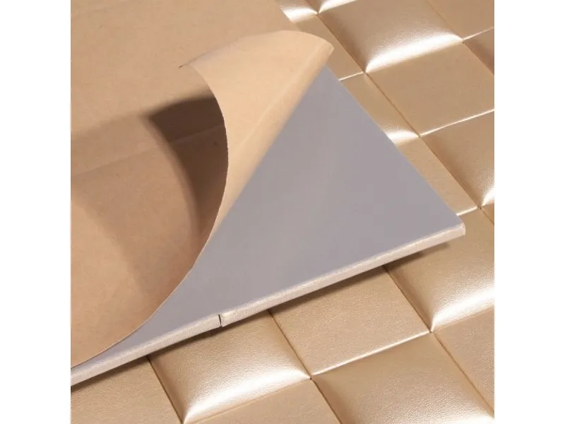 Piastrelle adesive decorative