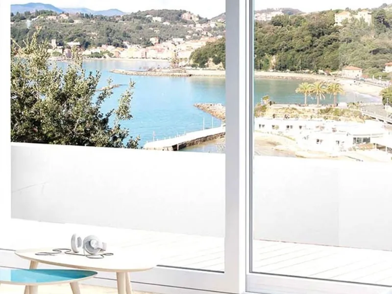 Porta finestra in pvc prodotta da Alaia Design