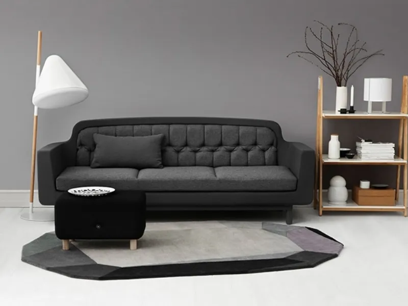 Divano e lampada Normann Copenhagen