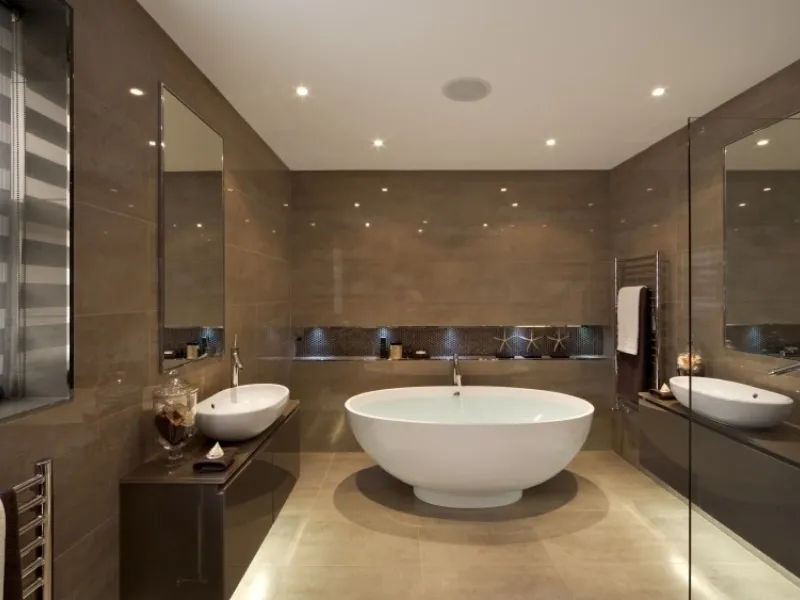 Piastrelle scure per bagno moderno