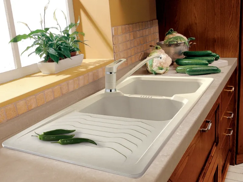 Miscelatore e lavello in fragranite Franke