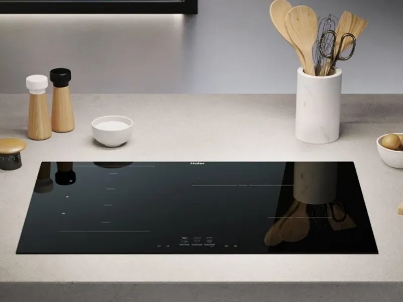 Nei piani a induzione ID Series Haier, connessione automatica con la cappa