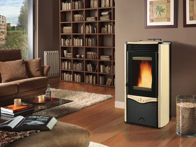 La termostufa a pellet Duchessa Idro Steel
