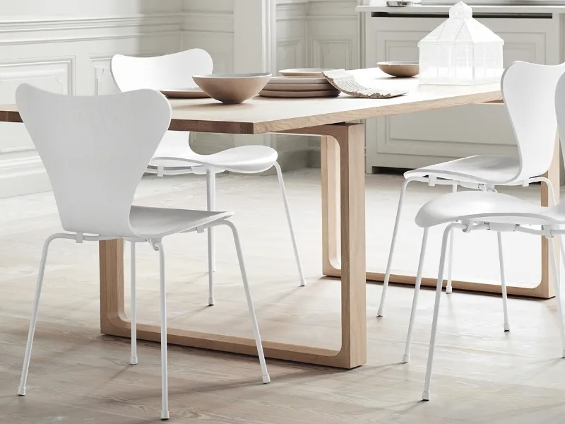 Sedia 3107 di Fritz Hansen
