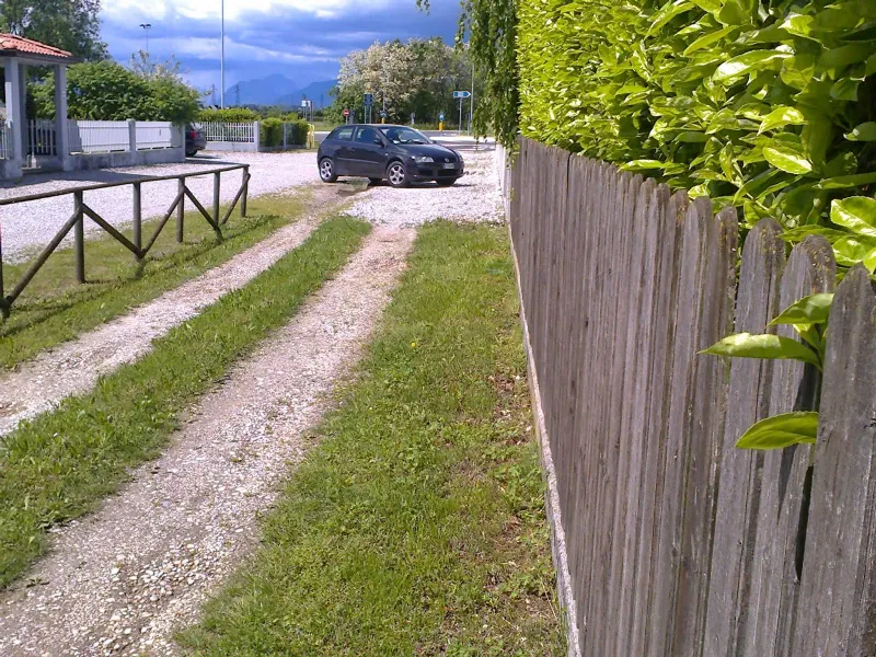 Servitù di passaggio carrabile in un fondo