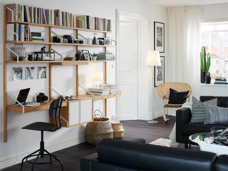 Soggiorno Ikea con scrivania