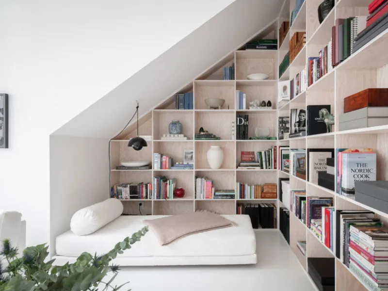 Come ottimizzare le irregolarità di una mansarda. Foto Credit: pufikhomes.com