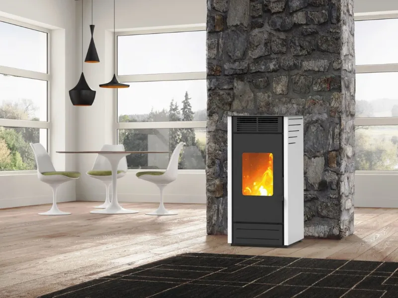 La stufa a pellet ad aria ventilata forzata Asia S1 di Karmek One