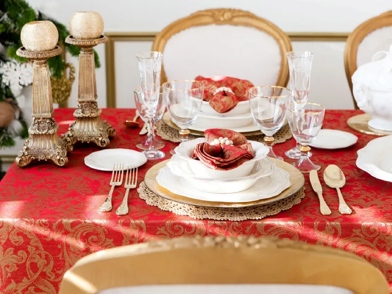Apparecchiare la tavola di Capodanno