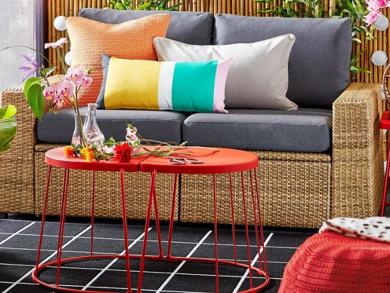 Due Tranarö uniti = un tavolino da giardino ovale