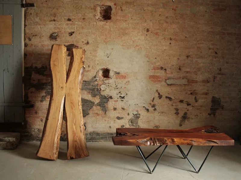 Tavolo legno grezzo e ferro