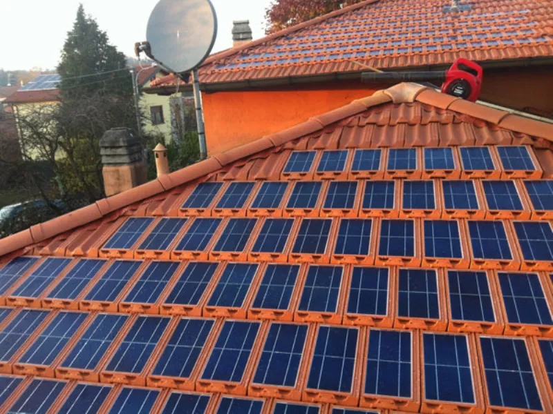 tegole fotovoltaiche su tetto