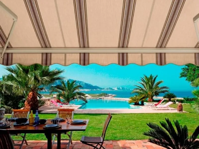 vista su piscina e mare con tenda dickson