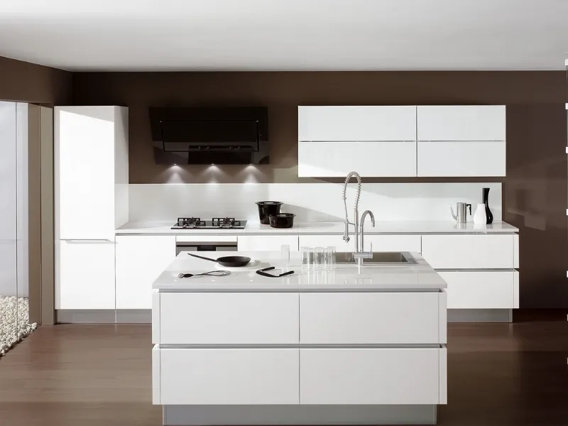 Cucina minimal bianca lucida oyster veneta cucine