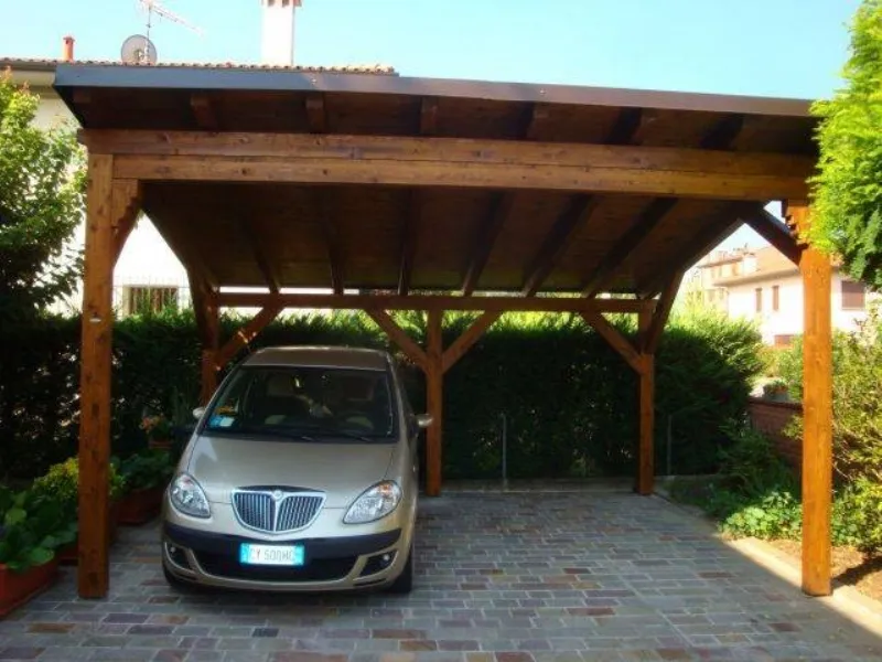 Tettoie in legno per auto