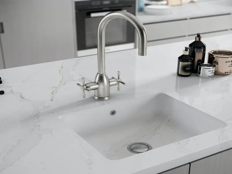 Lavello con forma quadrata filotop, modello Integrity Q di Silestone by Cosentino