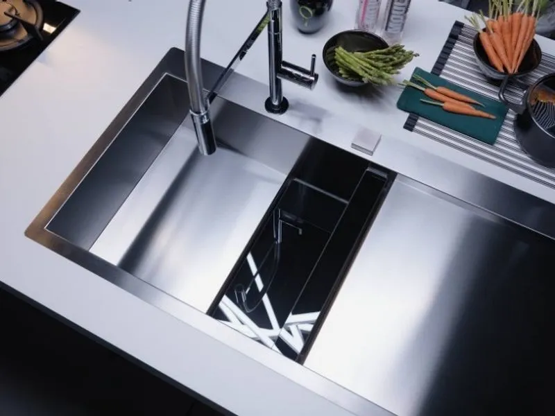 Il lavello filotop Franke Crystal Line CLV 210 Inox satinato - Cristallo nero