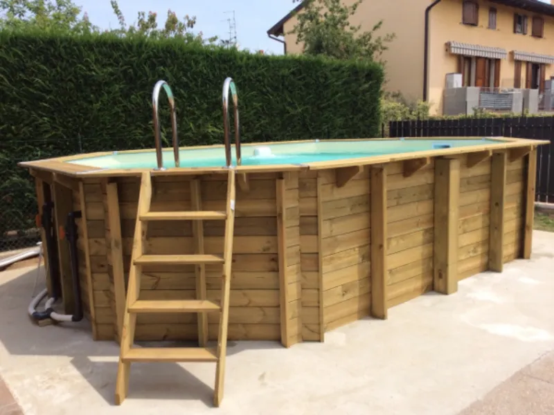 Piscina fuori terra in legno