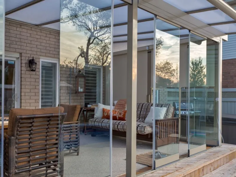 Veranda in alluminio con vetrate scorrevoli